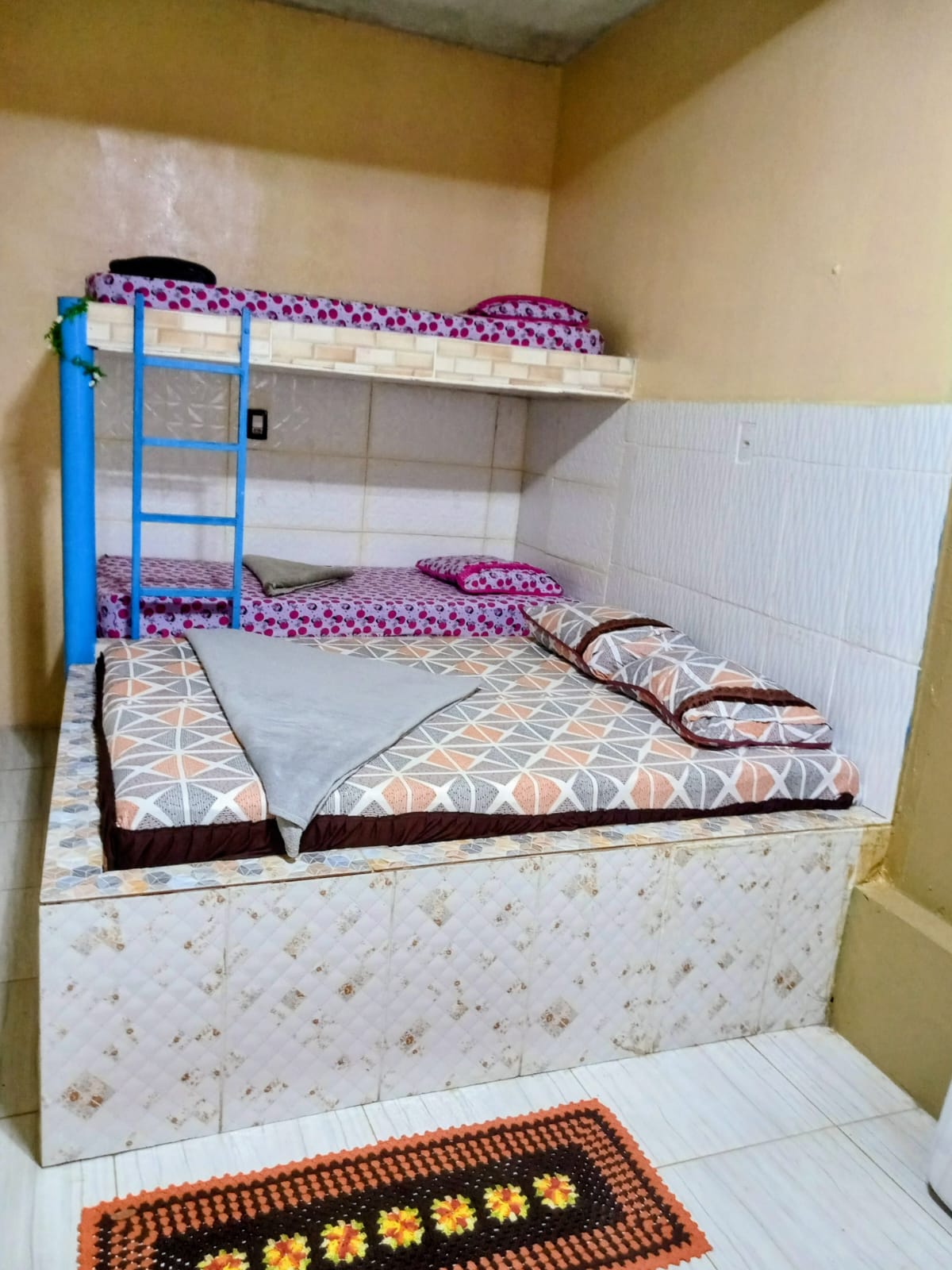 Quarto Familiar Beliche — Pousada Tia Neguinha