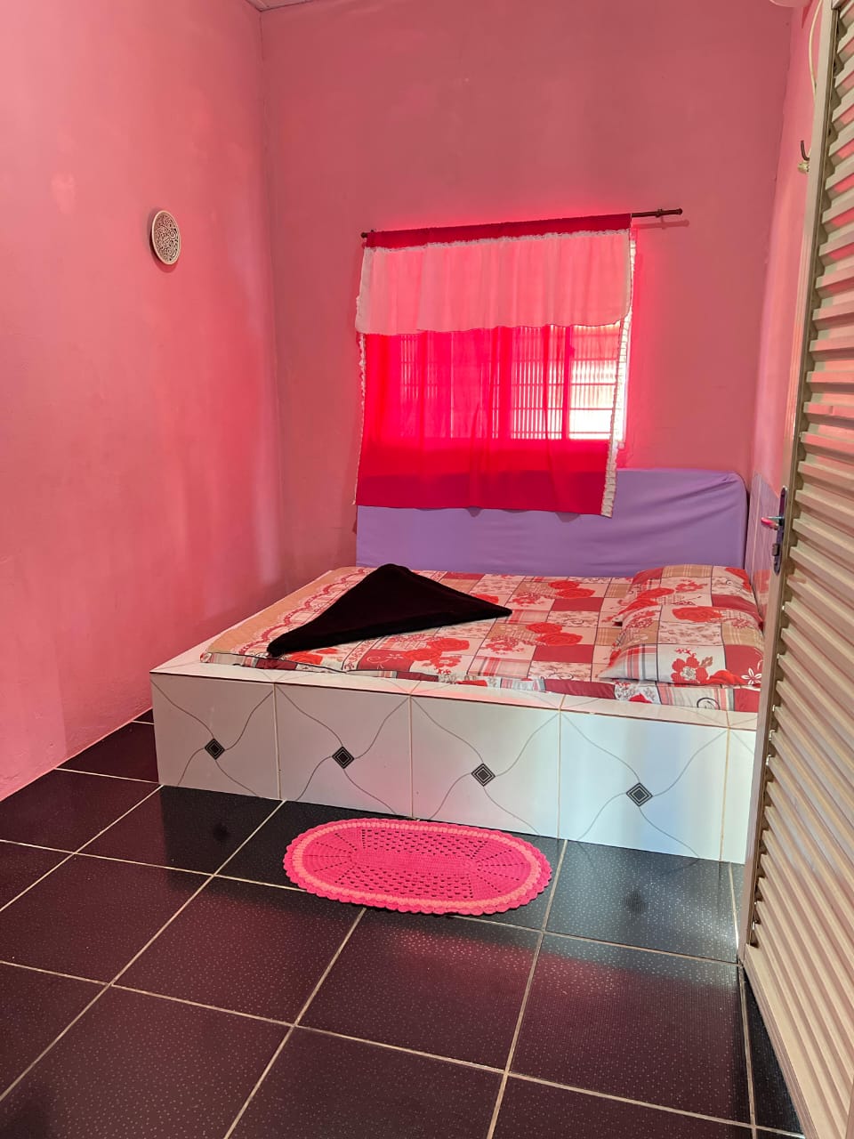Quarto Rosa das Flores — Pousada Tia Neguinha